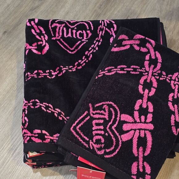 Juicy Couture Home Logo Chained Heart Oversized Plush Bath & Hand Towel Set - Picture 5 of 9
